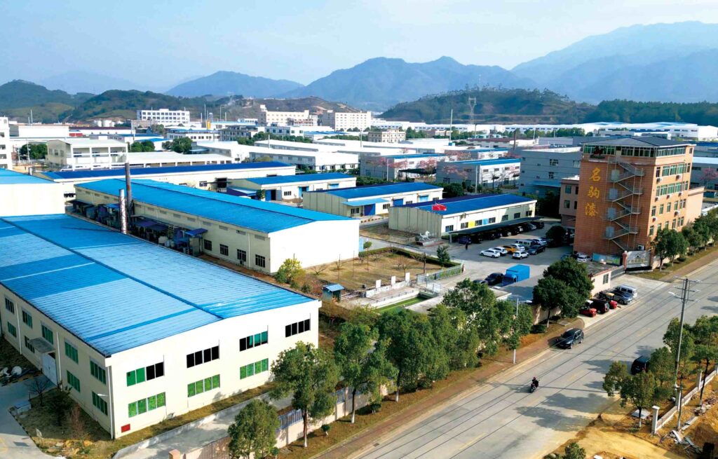 生产涂料工厂图片